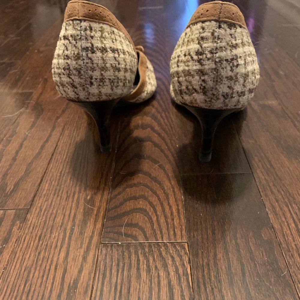 Heels - Picture 2 of 3